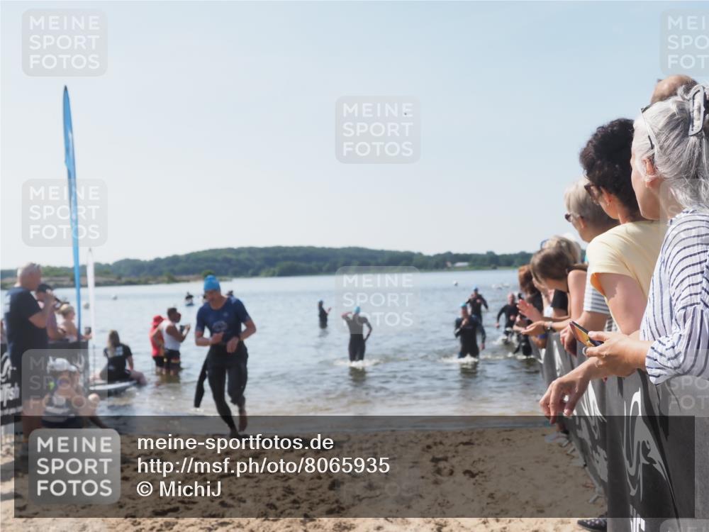 22.06.2025 - Viking Triathlon MichiJ http://msf.ph/oto/8065935 22.06.2025 10:32:22 Schwimmen 53, 147, 170, 173, 214, 461, 492 meine-sportfotos.de