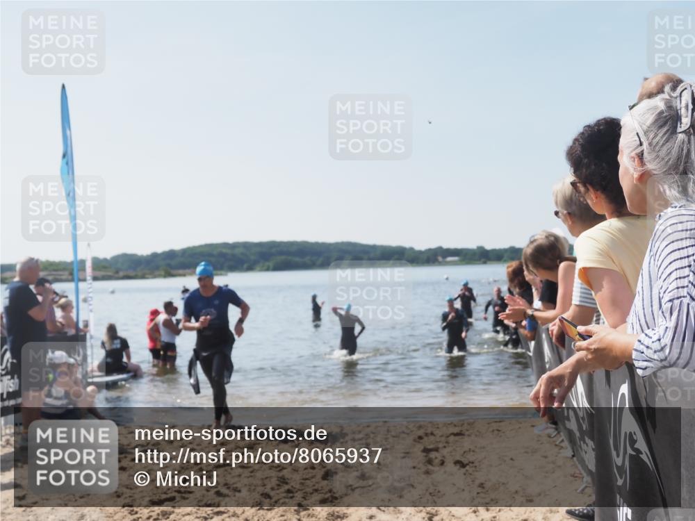 22.06.2025 - Viking Triathlon MichiJ http://msf.ph/oto/8065937 22.06.2025 10:32:23 Schwimmen 53, 147, 170, 173, 214, 461, 492 meine-sportfotos.de