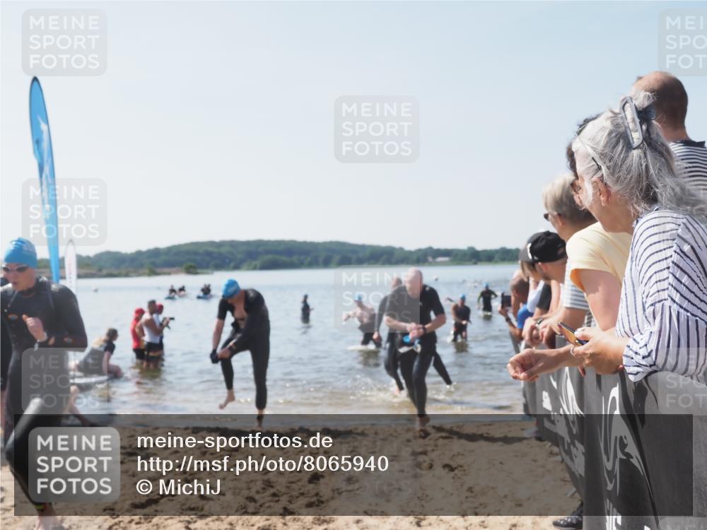 22.06.2025 - Viking Triathlon MichiJ http://msf.ph/oto/8065940 22.06.2025 10:32:30 Schwimmen 53, 80, 147, 170, 173, 208, 461, 492 meine-sportfotos.de