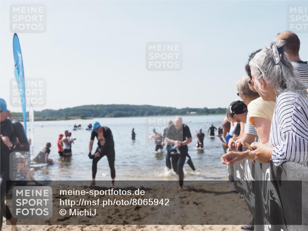 22.06.2025 - Viking Triathlon MichiJ http://msf.ph/oto/8065942 22.06.2025 10:32:30 Schwimmen 53, 80, 147, 170, 173, 208, 461, 492 meine-sportfotos.de