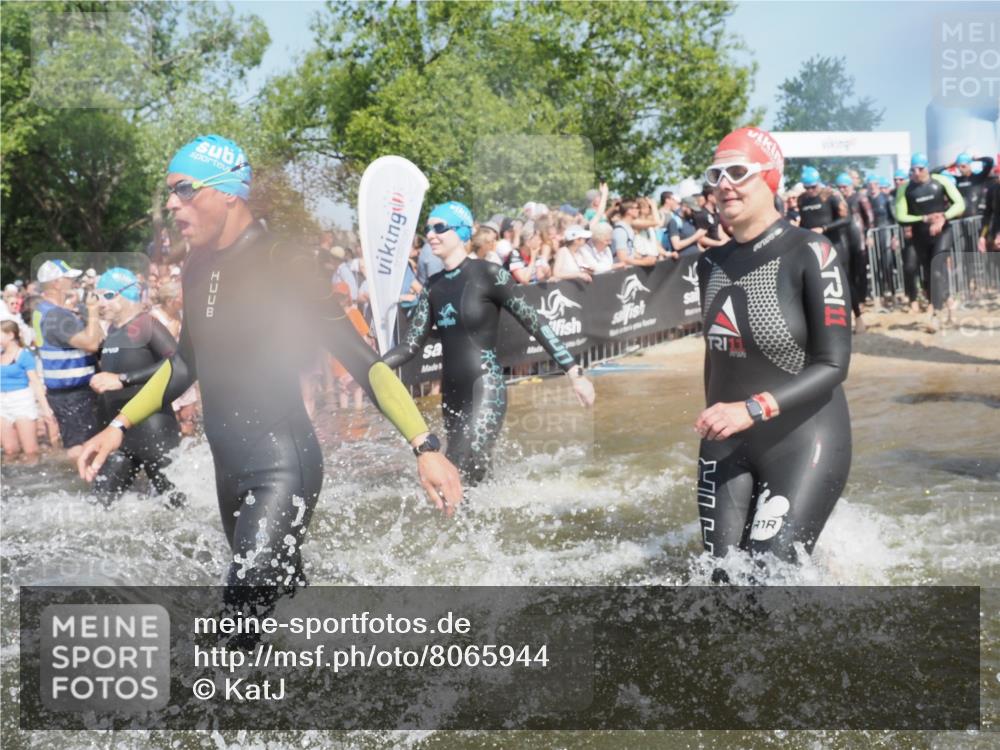 22.06.2025 - Viking Triathlon KatJ http://msf.ph/oto/8065944 22.06.2025 10:06:32 Schwimmen 18, 24, 36, 93, 109, 168, 186, 192, 205, 261, 298, 358, 376, 450, 606 meine-sportfotos.de