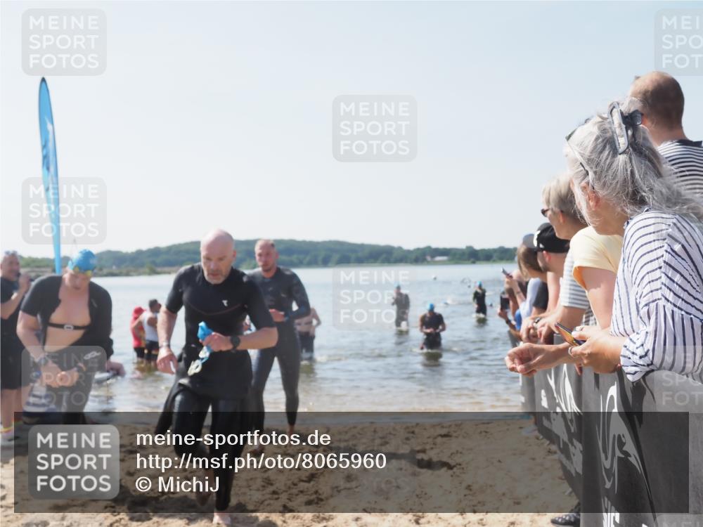 22.06.2025 - Viking Triathlon MichiJ http://msf.ph/oto/8065960 22.06.2025 10:32:33 Schwimmen 53, 80, 170, 208, 278, 461, 492 meine-sportfotos.de