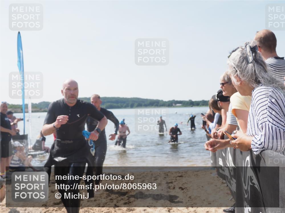 22.06.2025 - Viking Triathlon MichiJ http://msf.ph/oto/8065963 22.06.2025 10:32:33 Schwimmen 53, 80, 170, 208, 278, 461, 492 meine-sportfotos.de