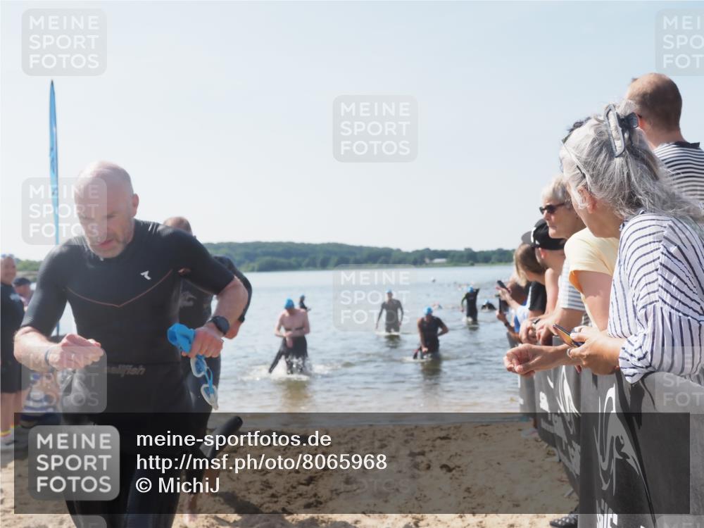 22.06.2025 - Viking Triathlon MichiJ http://msf.ph/oto/8065968 22.06.2025 10:32:34 Schwimmen 53, 80, 170, 208, 278, 492 meine-sportfotos.de