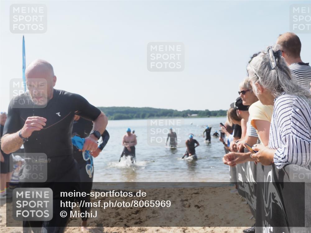 22.06.2025 - Viking Triathlon MichiJ http://msf.ph/oto/8065969 22.06.2025 10:32:34 Schwimmen 53, 80, 170, 208, 278, 492 meine-sportfotos.de