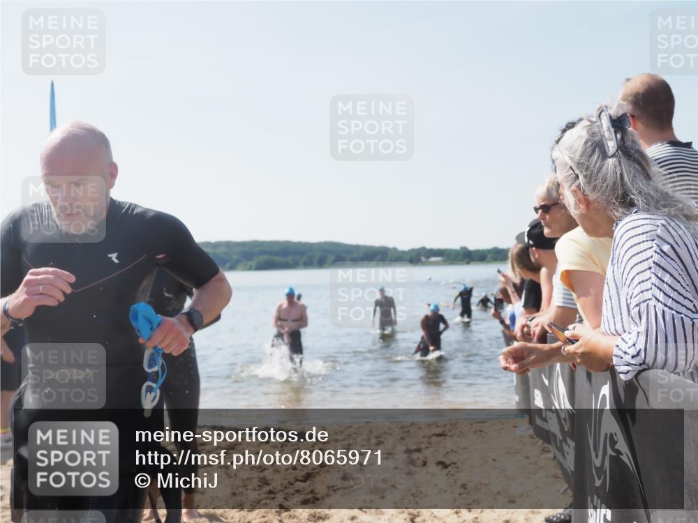 22.06.2025 - Viking Triathlon MichiJ http://msf.ph/oto/8065971 22.06.2025 10:32:34 Schwimmen 53, 80, 170, 208, 278, 492 meine-sportfotos.de