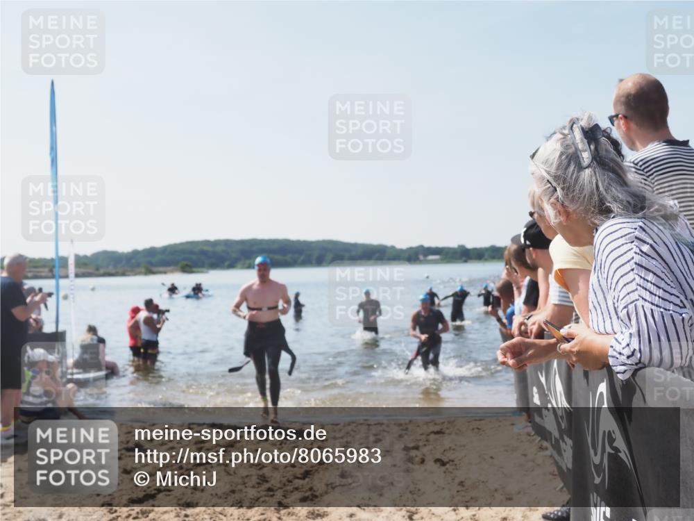 22.06.2025 - Viking Triathlon MichiJ http://msf.ph/oto/8065983 22.06.2025 10:32:36 Schwimmen 80, 170, 208, 278, 492, 554 meine-sportfotos.de