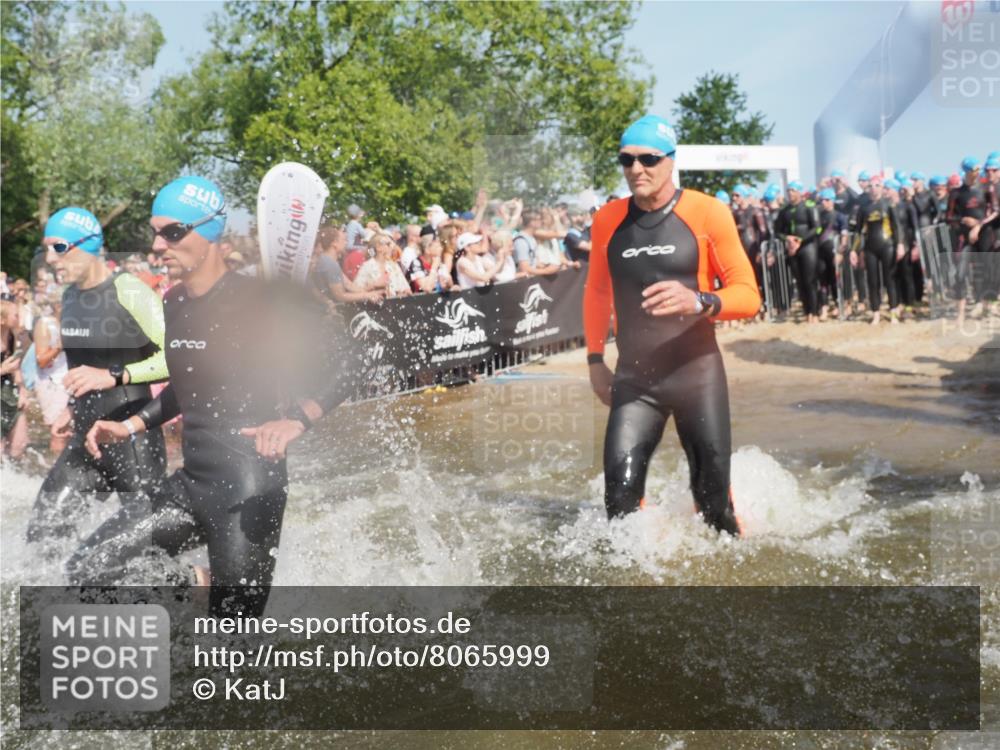 22.06.2025 - Viking Triathlon KatJ http://msf.ph/oto/8065999 22.06.2025 10:06:36 Schwimmen 44, 74, 93, 109, 159, 168, 186, 205, 219, 261, 358, 376, 450, 606, 625 meine-sportfotos.de
