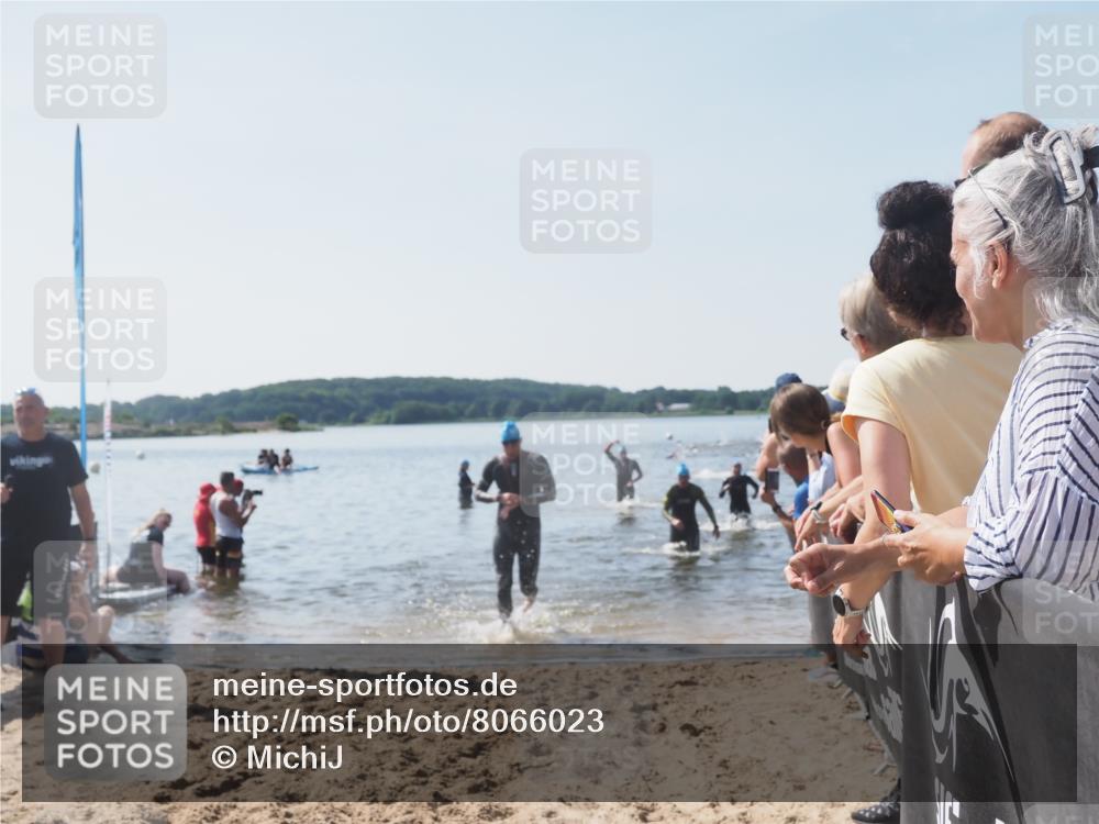 22.06.2025 - Viking Triathlon MichiJ http://msf.ph/oto/8066023 22.06.2025 10:32:43 Schwimmen 80, 208, 278, 554 meine-sportfotos.de