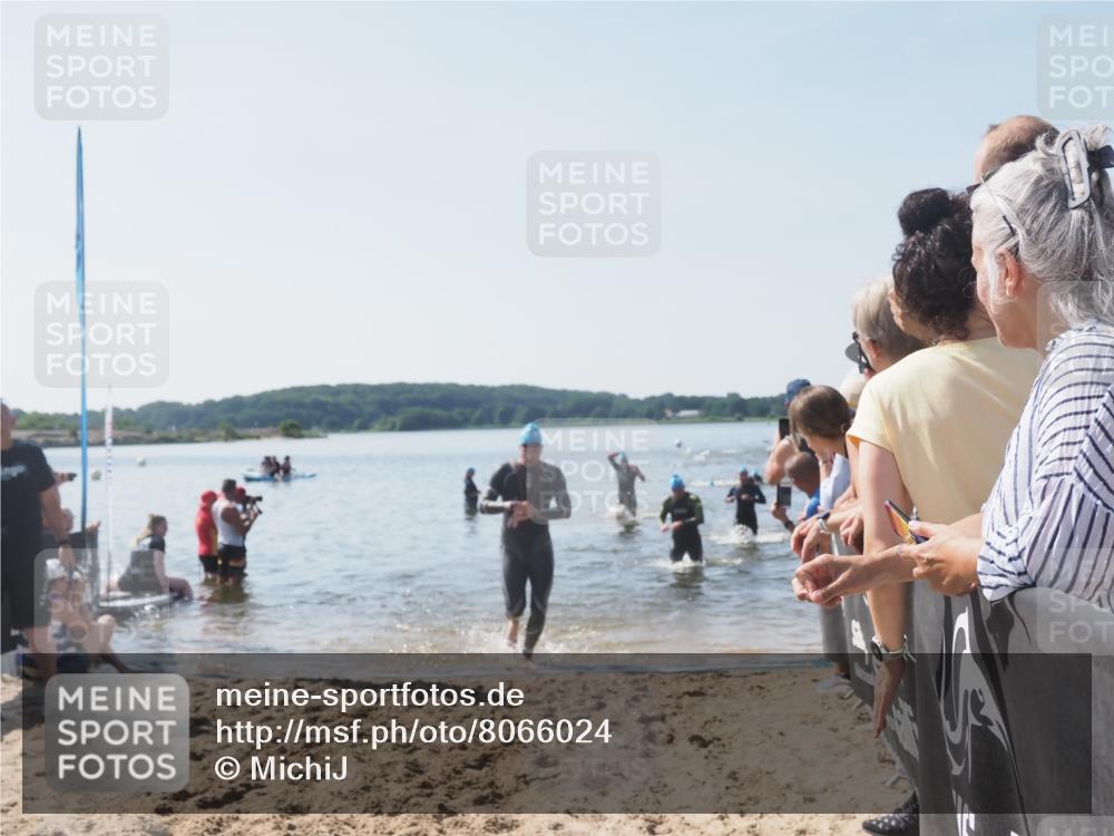 22.06.2025 - Viking Triathlon MichiJ http://msf.ph/oto/8066024 22.06.2025 10:32:43 Schwimmen 80, 208, 278, 554 meine-sportfotos.de