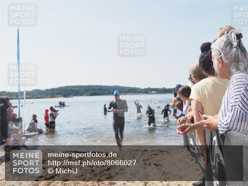 22.06.2025 - Viking Triathlon MichiJ http://msf.ph/oto/8066027 22.06.2025 10:32:44 Schwimmen 80, 208, 278, 554 meine-sportfotos.de