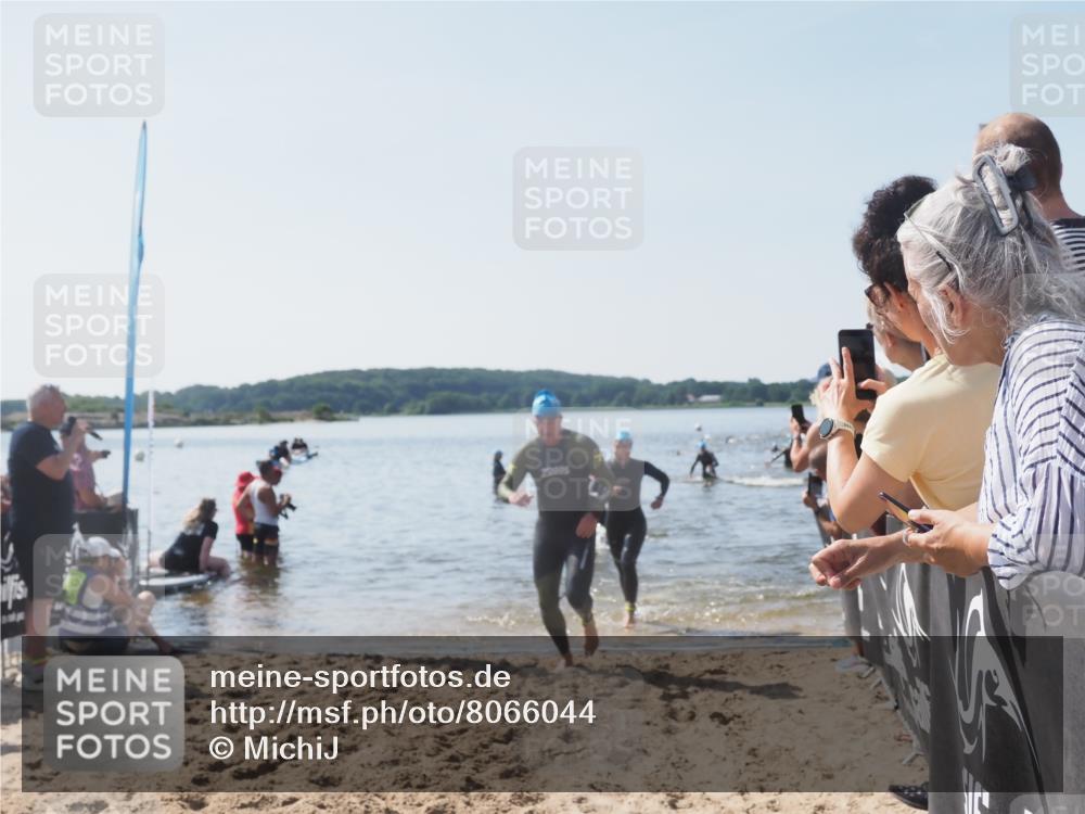 22.06.2025 - Viking Triathlon MichiJ http://msf.ph/oto/8066044 22.06.2025 10:32:49 Schwimmen 113, 208, 278, 287, 554 meine-sportfotos.de
