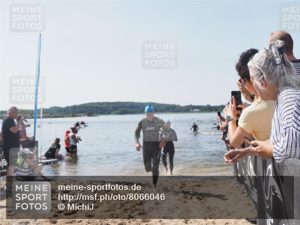 22.06.2025 - Viking Triathlon MichiJ http://msf.ph/oto/8066046 22.06.2025 10:32:49 Schwimmen 113, 208, 278, 287, 554 meine-sportfotos.de