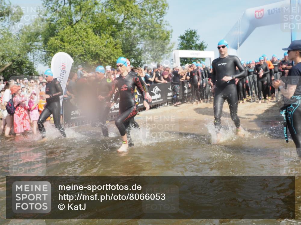 22.06.2025 - Viking Triathlon KatJ http://msf.ph/oto/8066053 22.06.2025 10:06:40 Schwimmen 44, 74, 93, 109, 159, 165, 205, 217, 219, 257, 282, 358, 376, 501, 625 meine-sportfotos.de