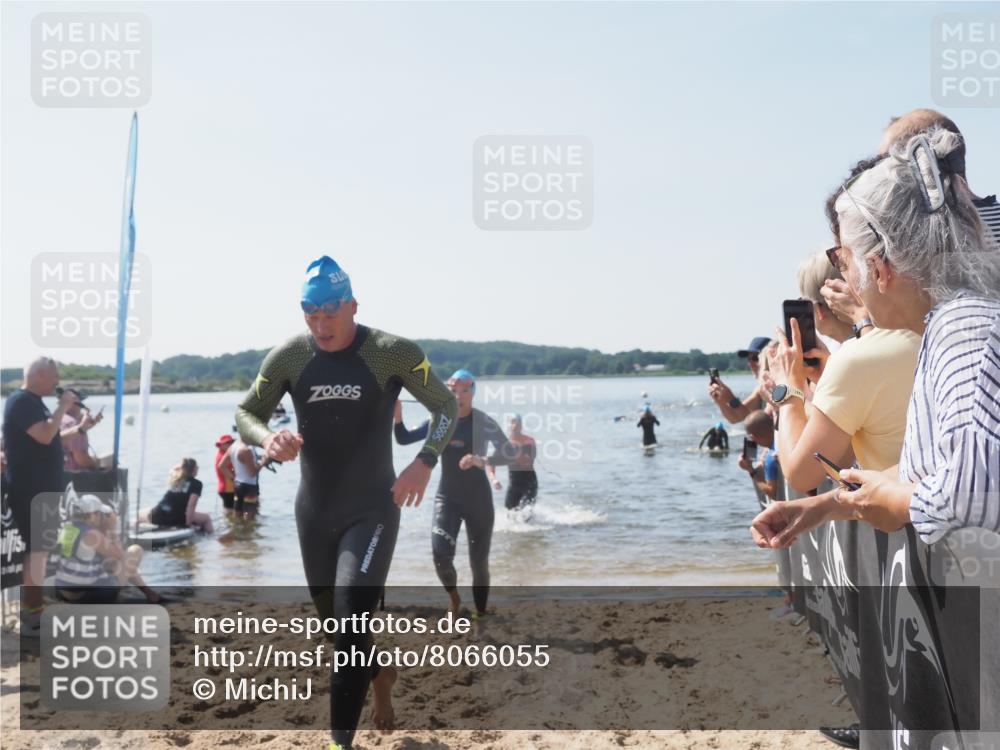 22.06.2025 - Viking Triathlon MichiJ http://msf.ph/oto/8066055 22.06.2025 10:32:50 Schwimmen 113, 208, 278, 287, 554 meine-sportfotos.de