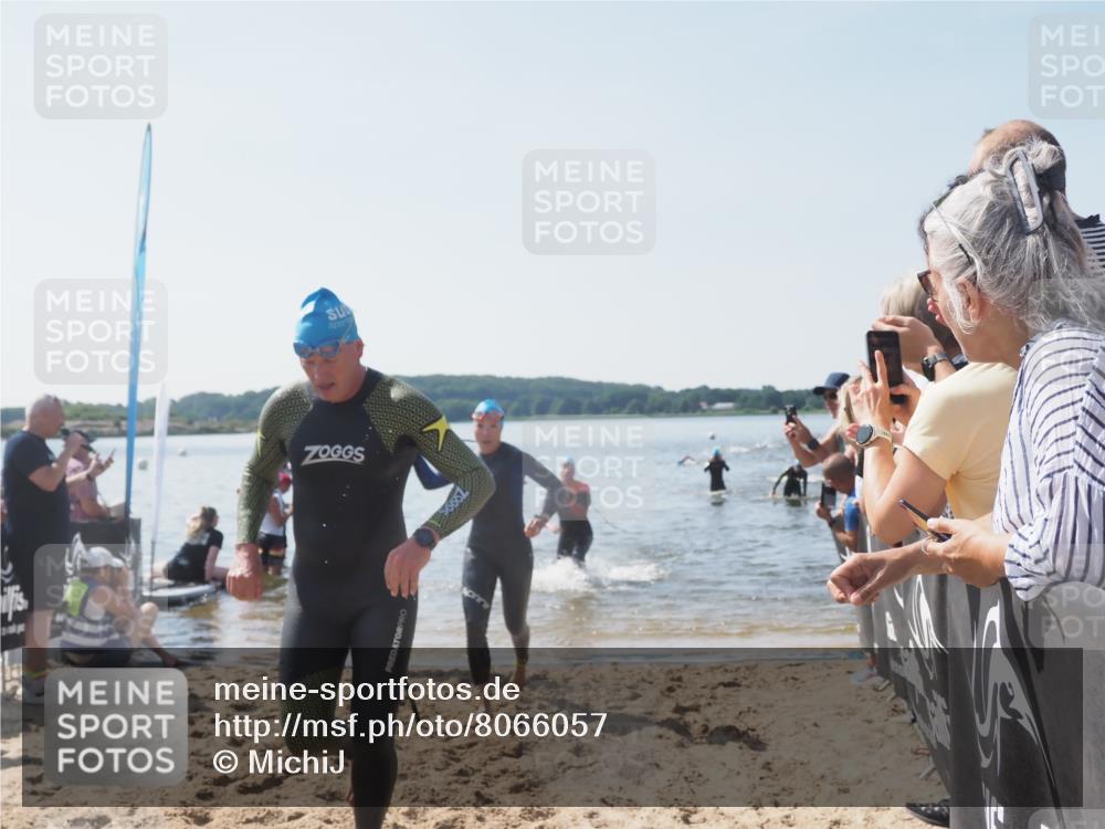 22.06.2025 - Viking Triathlon MichiJ http://msf.ph/oto/8066057 22.06.2025 10:32:50 Schwimmen 113, 208, 278, 287, 554 meine-sportfotos.de