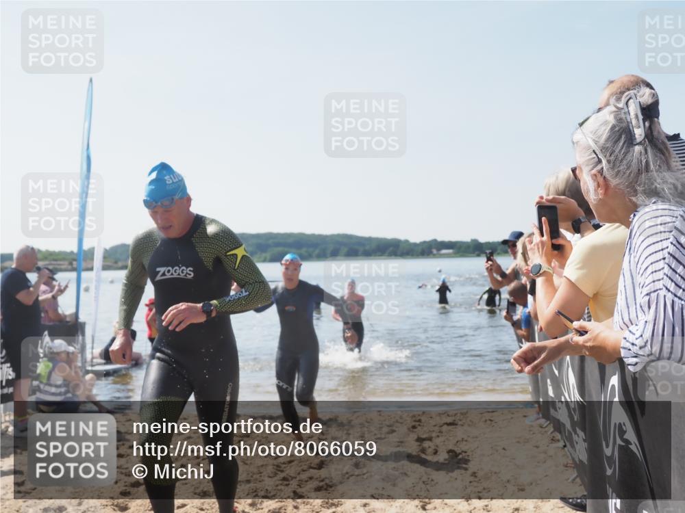 22.06.2025 - Viking Triathlon MichiJ http://msf.ph/oto/8066059 22.06.2025 10:32:51 Schwimmen 113, 208, 278, 287, 554 meine-sportfotos.de