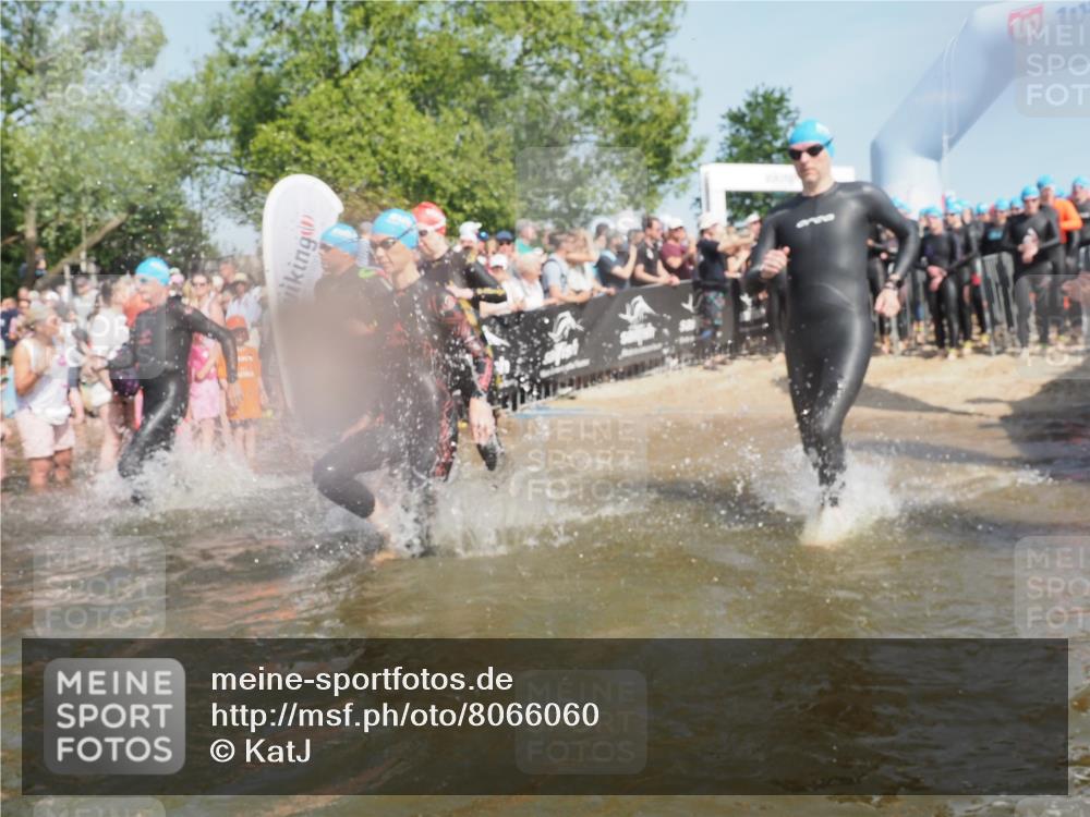 22.06.2025 - Viking Triathlon KatJ http://msf.ph/oto/8066060 22.06.2025 10:06:40 Schwimmen 44, 74, 93, 109, 159, 165, 205, 217, 219, 257, 282, 358, 376, 501, 625 meine-sportfotos.de