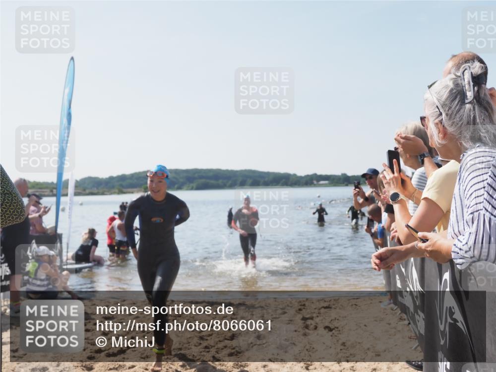 22.06.2025 - Viking Triathlon MichiJ http://msf.ph/oto/8066061 22.06.2025 10:32:51 Schwimmen 113, 208, 278, 287, 554 meine-sportfotos.de