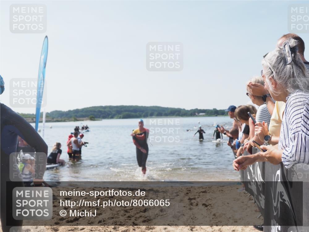 22.06.2025 - Viking Triathlon MichiJ http://msf.ph/oto/8066065 22.06.2025 10:32:52 Schwimmen 113, 278, 287, 554 meine-sportfotos.de