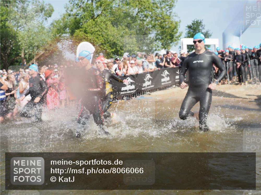 22.06.2025 - Viking Triathlon KatJ http://msf.ph/oto/8066066 22.06.2025 10:06:40 Schwimmen 44, 74, 93, 109, 159, 165, 205, 217, 219, 257, 282, 358, 376, 501, 625 meine-sportfotos.de