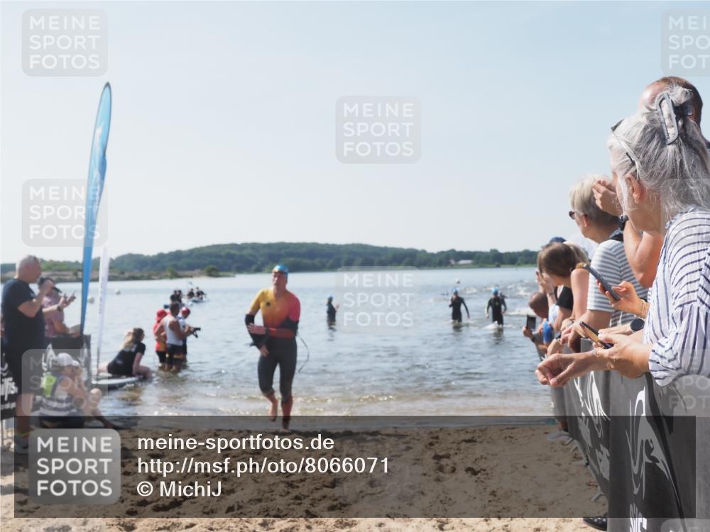 22.06.2025 - Viking Triathlon MichiJ http://msf.ph/oto/8066071 22.06.2025 10:32:53 Schwimmen 91, 113, 287, 554 meine-sportfotos.de