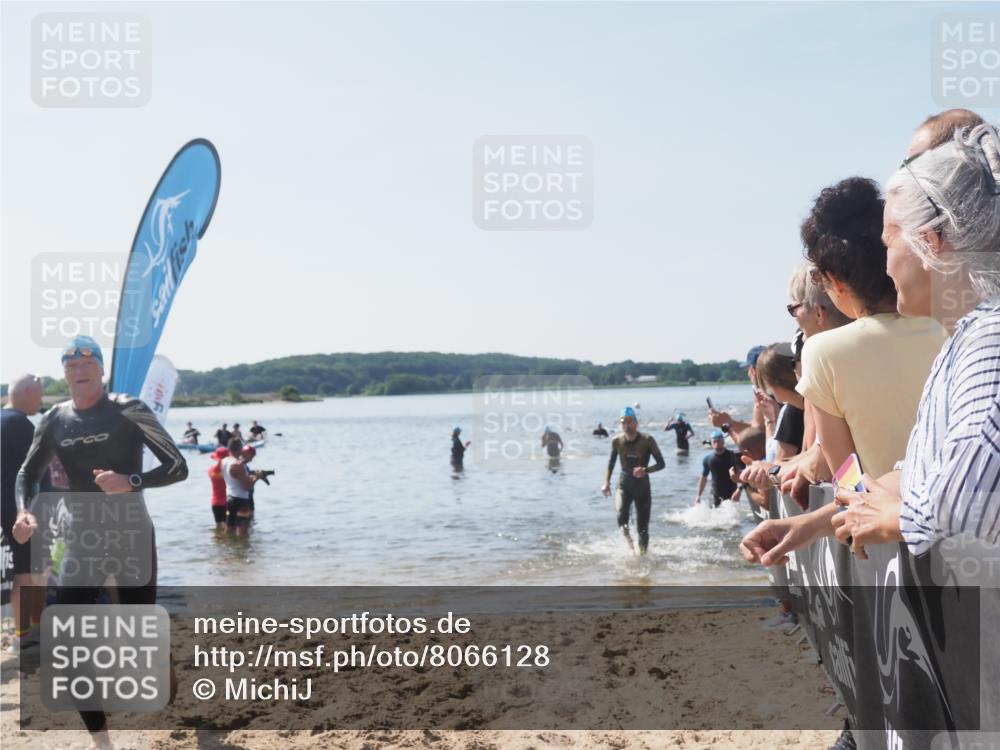 22.06.2025 - Viking Triathlon MichiJ http://msf.ph/oto/8066128 22.06.2025 10:33:10 Schwimmen 28, 91, 113, 387, 399, 608 meine-sportfotos.de