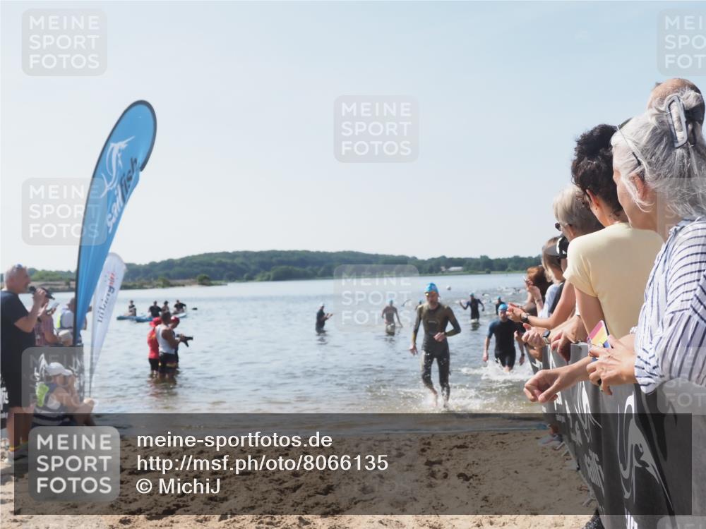 22.06.2025 - Viking Triathlon MichiJ http://msf.ph/oto/8066135 22.06.2025 10:33:11 Schwimmen 28, 91, 387, 399, 608 meine-sportfotos.de