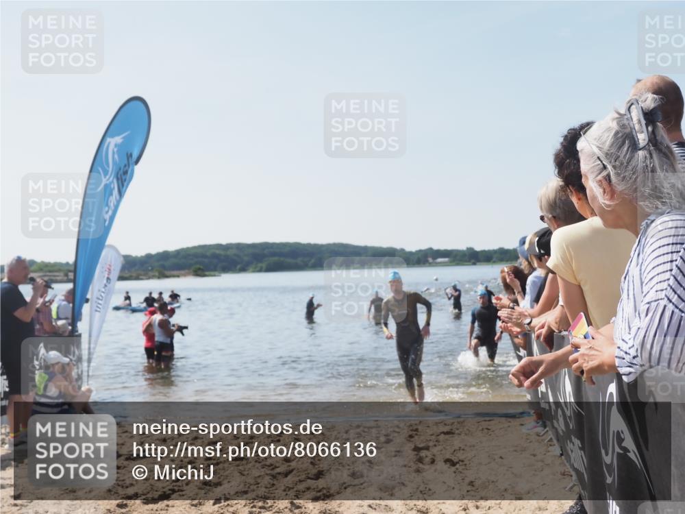 22.06.2025 - Viking Triathlon MichiJ http://msf.ph/oto/8066136 22.06.2025 10:33:11 Schwimmen 28, 91, 387, 399, 608 meine-sportfotos.de