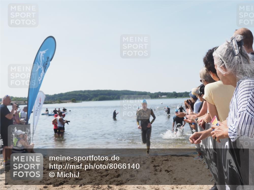 22.06.2025 - Viking Triathlon MichiJ http://msf.ph/oto/8066140 22.06.2025 10:33:11 Schwimmen 28, 91, 387, 399, 608 meine-sportfotos.de