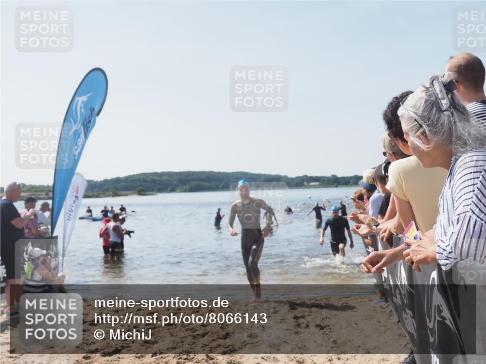 22.06.2025 - Viking Triathlon MichiJ http://msf.ph/oto/8066143 22.06.2025 10:33:12 Schwimmen 28, 91, 387, 399, 608 meine-sportfotos.de