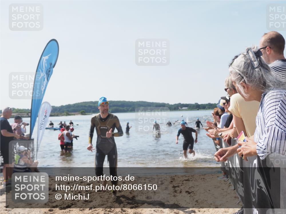 22.06.2025 - Viking Triathlon MichiJ http://msf.ph/oto/8066150 22.06.2025 10:33:13 Schwimmen 28, 91, 387, 399, 608 meine-sportfotos.de