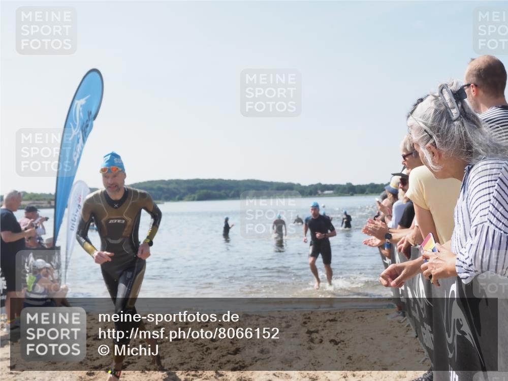 22.06.2025 - Viking Triathlon MichiJ http://msf.ph/oto/8066152 22.06.2025 10:33:13 Schwimmen 28, 91, 387, 399, 608 meine-sportfotos.de