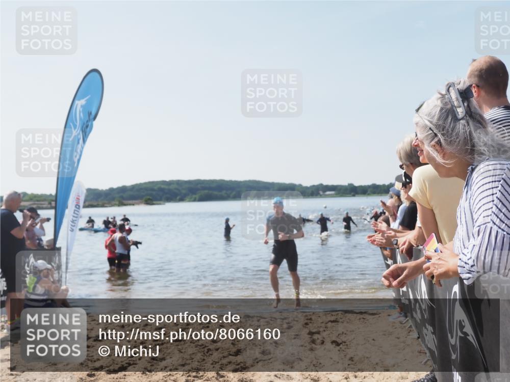 22.06.2025 - Viking Triathlon MichiJ http://msf.ph/oto/8066160 22.06.2025 10:33:14 Schwimmen 28, 91, 300, 387, 399, 608 meine-sportfotos.de