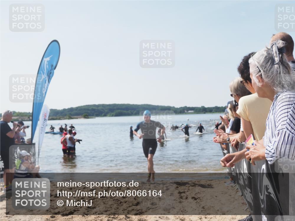 22.06.2025 - Viking Triathlon MichiJ http://msf.ph/oto/8066164 22.06.2025 10:33:15 Schwimmen 28, 300, 387, 399, 608 meine-sportfotos.de