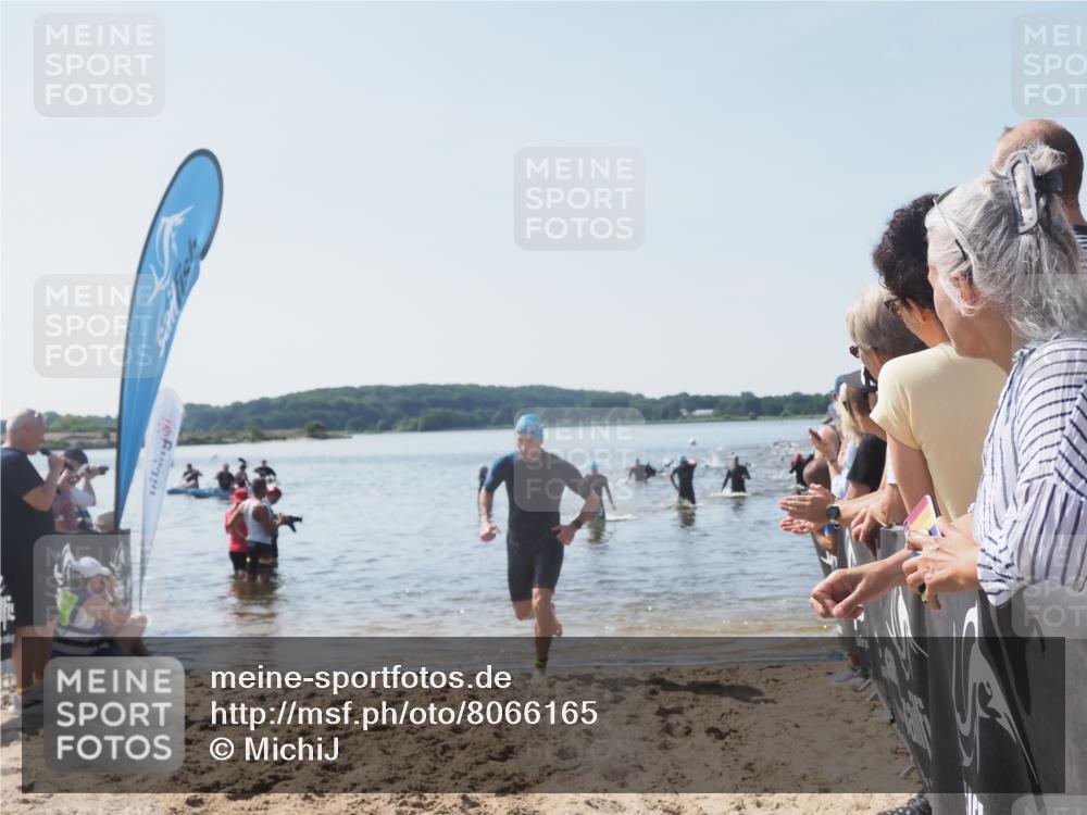 22.06.2025 - Viking Triathlon MichiJ http://msf.ph/oto/8066165 22.06.2025 10:33:15 Schwimmen 28, 300, 387, 399, 608 meine-sportfotos.de