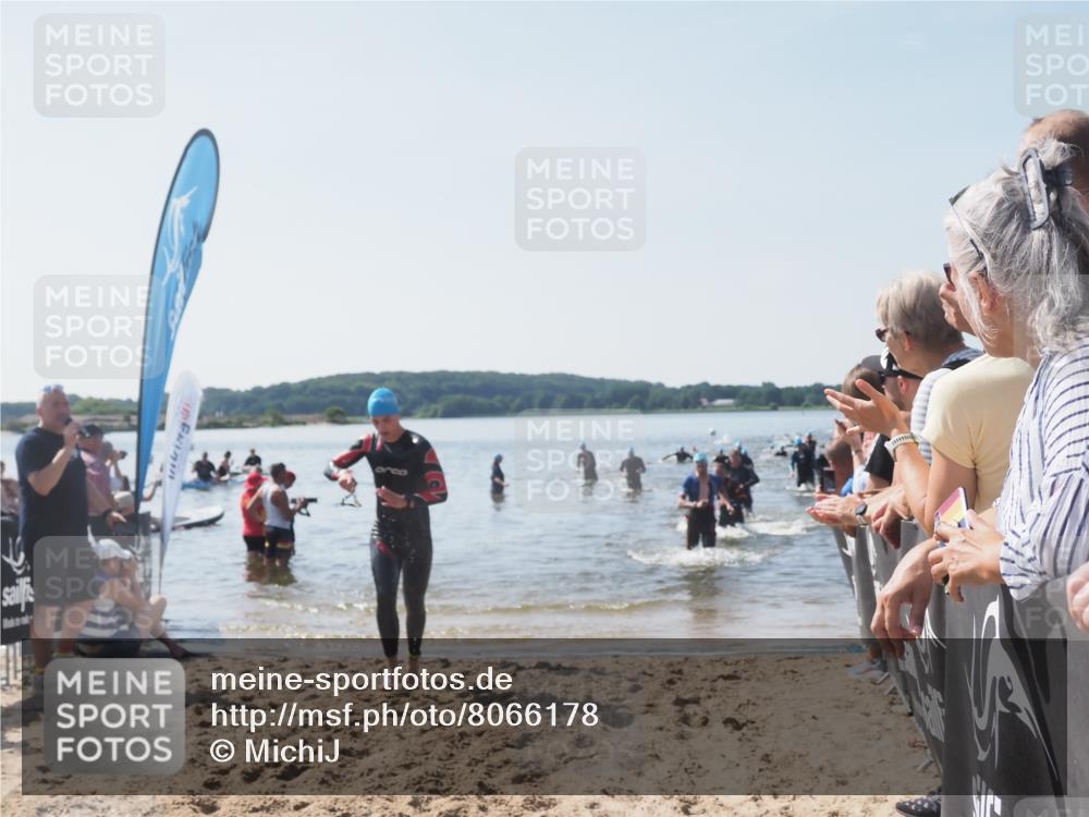 22.06.2025 - Viking Triathlon MichiJ http://msf.ph/oto/8066178 22.06.2025 10:33:24 Schwimmen 28, 38, 300, 382, 387, 522, 524, 608 meine-sportfotos.de
