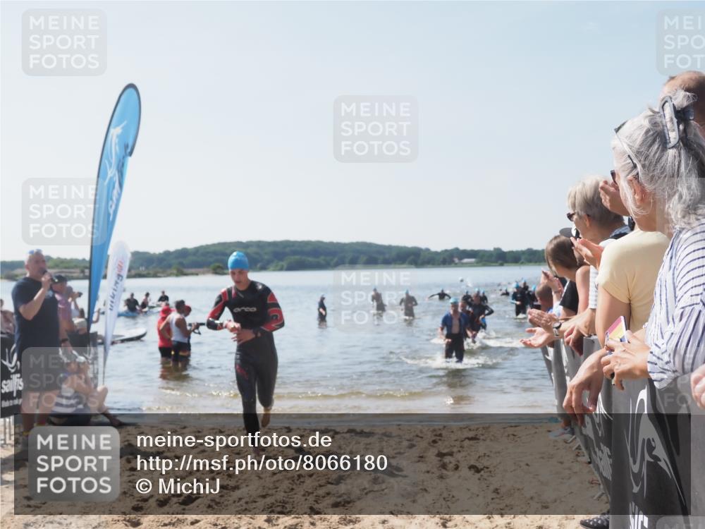 22.06.2025 - Viking Triathlon MichiJ http://msf.ph/oto/8066180 22.06.2025 10:33:24 Schwimmen 28, 38, 300, 382, 387, 522, 524, 608 meine-sportfotos.de
