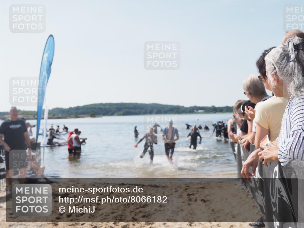 22.06.2025 - Viking Triathlon MichiJ http://msf.ph/oto/8066182 22.06.2025 10:33:26 Schwimmen 28, 38, 300, 382, 387, 522, 524, 608 meine-sportfotos.de