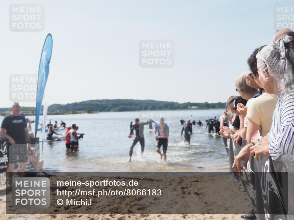 22.06.2025 - Viking Triathlon MichiJ http://msf.ph/oto/8066183 22.06.2025 10:33:27 Schwimmen 28, 38, 300, 382, 522, 524, 608 meine-sportfotos.de