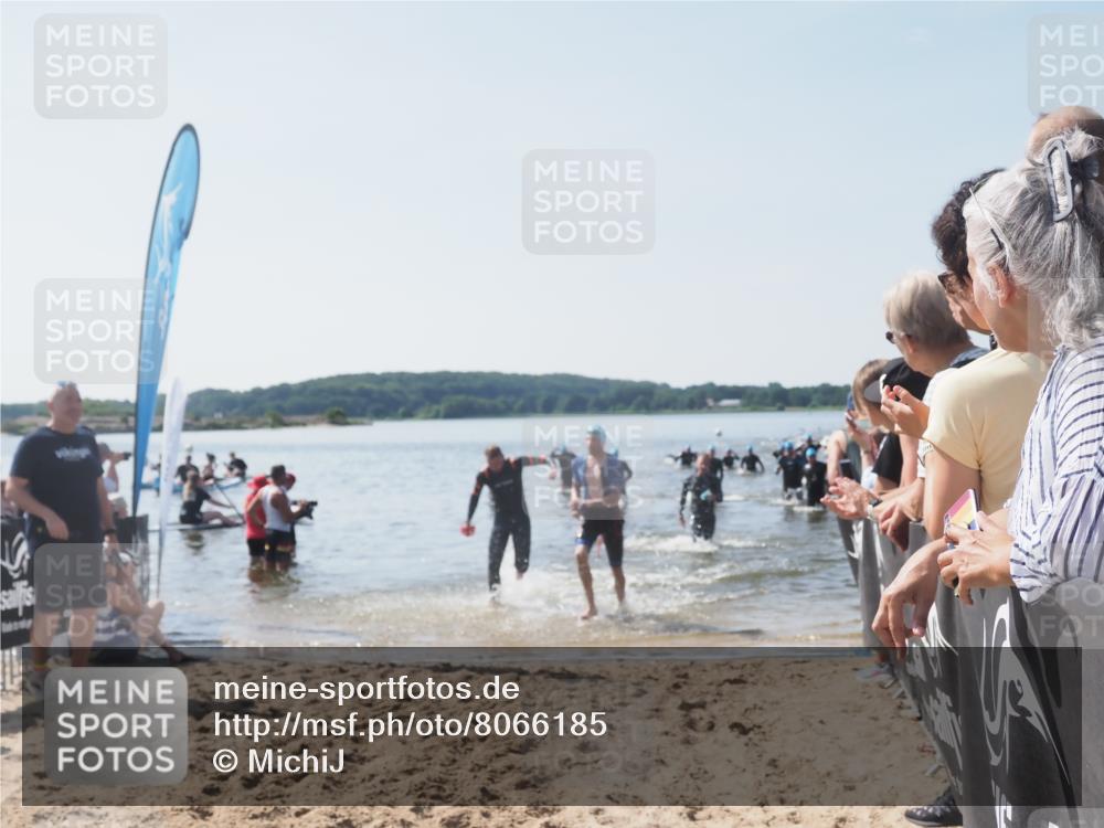 22.06.2025 - Viking Triathlon MichiJ http://msf.ph/oto/8066185 22.06.2025 10:33:27 Schwimmen 28, 38, 300, 382, 522, 524, 608 meine-sportfotos.de