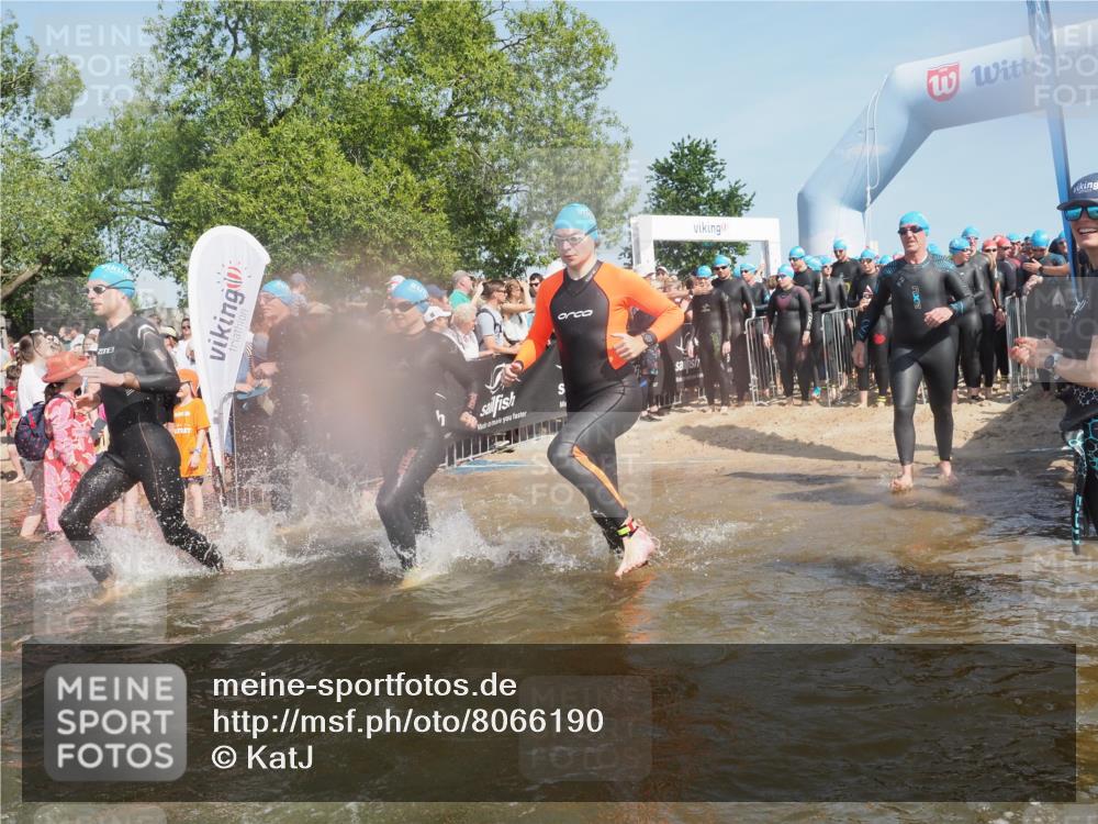 22.06.2025 - Viking Triathlon KatJ http://msf.ph/oto/8066190 22.06.2025 10:06:50 Schwimmen 66, 165, 183, 217, 257, 282, 290, 318, 321, 337, 468, 479, 501, 525, 533 meine-sportfotos.de