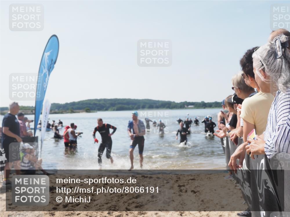22.06.2025 - Viking Triathlon MichiJ http://msf.ph/oto/8066191 22.06.2025 10:33:27 Schwimmen 28, 38, 300, 382, 522, 524, 608 meine-sportfotos.de
