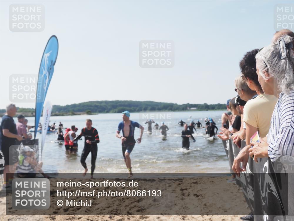 22.06.2025 - Viking Triathlon MichiJ http://msf.ph/oto/8066193 22.06.2025 10:33:28 Schwimmen 28, 38, 300, 348, 382, 522, 524, 608 meine-sportfotos.de