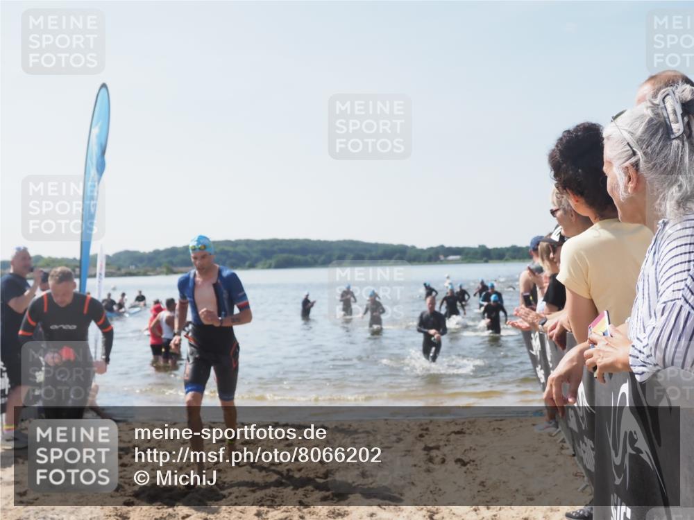 22.06.2025 - Viking Triathlon MichiJ http://msf.ph/oto/8066202 22.06.2025 10:33:29 Schwimmen 28, 38, 255, 300, 304, 348, 382, 457, 522, 524, 608 meine-sportfotos.de