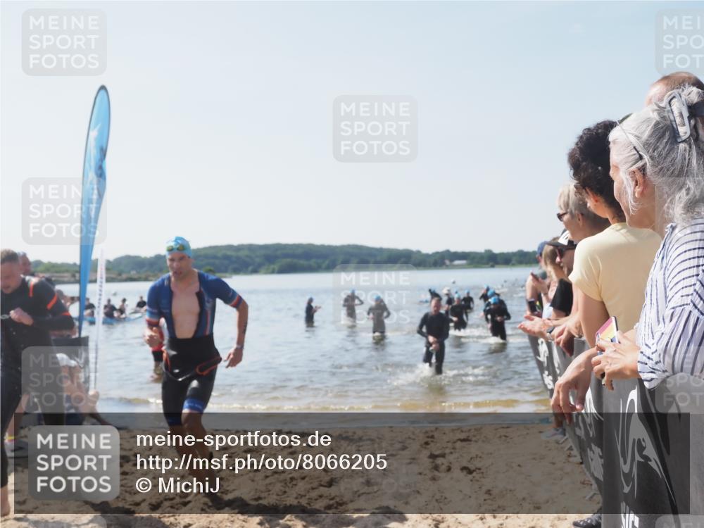 22.06.2025 - Viking Triathlon MichiJ http://msf.ph/oto/8066205 22.06.2025 10:33:29 Schwimmen 28, 38, 255, 300, 304, 348, 382, 457, 522, 524, 608 meine-sportfotos.de