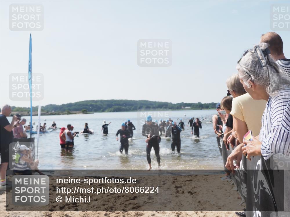 22.06.2025 - Viking Triathlon MichiJ http://msf.ph/oto/8066224 22.06.2025 10:33:36 Schwimmen 5, 38, 149, 255, 304, 348, 382, 457, 522, 524 meine-sportfotos.de