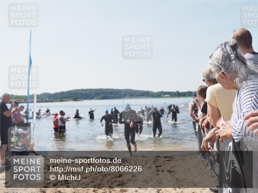 22.06.2025 - Viking Triathlon MichiJ http://msf.ph/oto/8066226 22.06.2025 10:33:37 Schwimmen 5, 38, 149, 255, 304, 348, 382, 457, 522, 524 meine-sportfotos.de