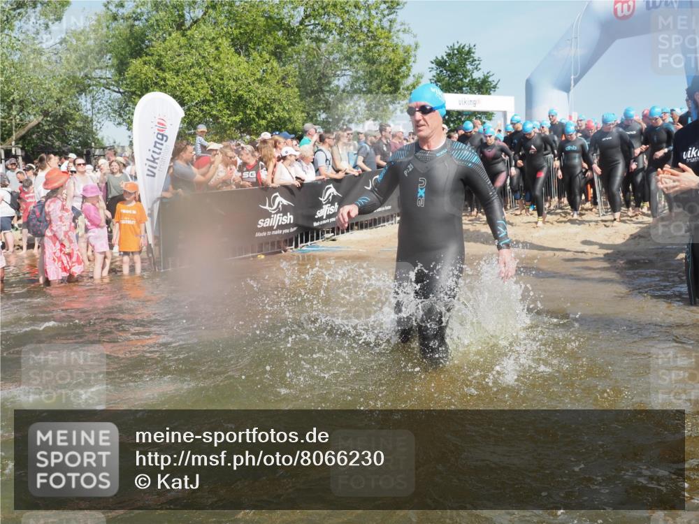 22.06.2025 - Viking Triathlon KatJ http://msf.ph/oto/8066230 22.06.2025 10:06:52 Schwimmen 66, 165, 183, 217, 257, 282, 290, 318, 321, 337, 468, 479, 501, 525, 533 meine-sportfotos.de