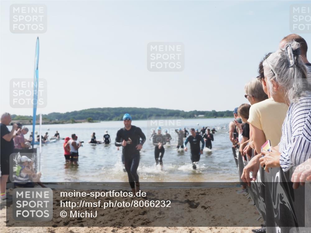 22.06.2025 - Viking Triathlon MichiJ http://msf.ph/oto/8066232 22.06.2025 10:33:37 Schwimmen 5, 38, 149, 255, 304, 348, 382, 457, 522, 524 meine-sportfotos.de